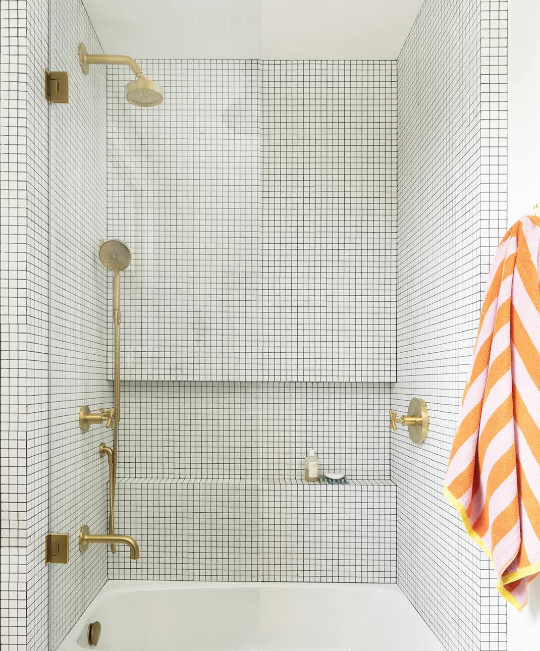 Andrew-Mann-Architecture-California-Sunset-Edwardian-Kids-Bathroom