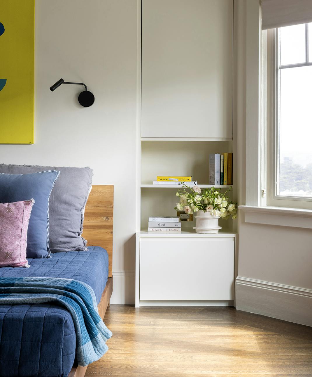 Andrew-Mann-Architecture-California-Sunset-Edwardian-Primary-Nightstand