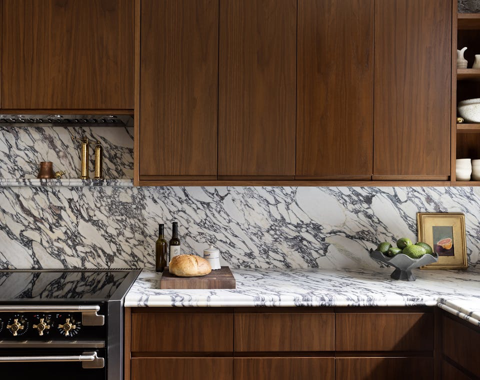 Andrew-Mann-Architecture-California-Sunset-Edwardian-Kitchen-Counter