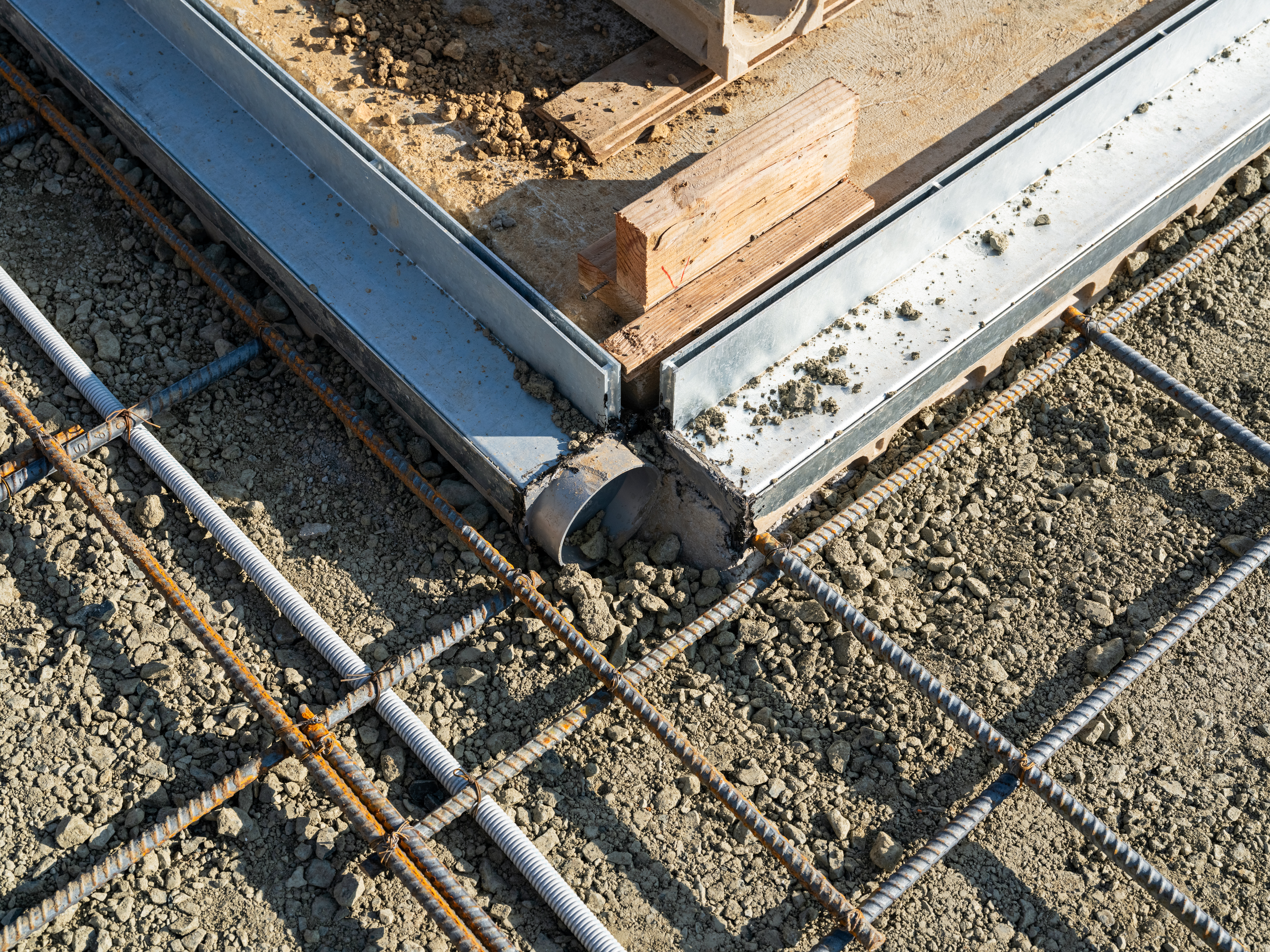 Andrew-Mann-Architecture-California-Wat-Khmer-Kampuchea-Krom-Temple-Exterior-Courtyard-Detail