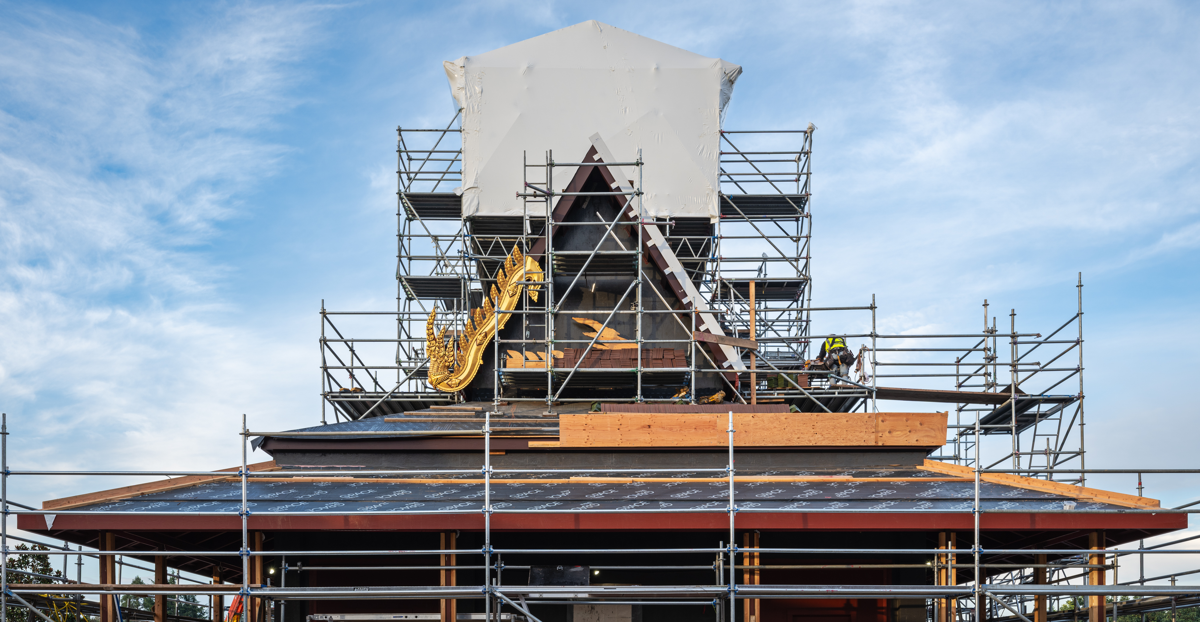 Andrew-Mann-Architecture-California-Wat-Khmer-Kampuchea-Krom-Temple-Exterior-Roof-Detail-II