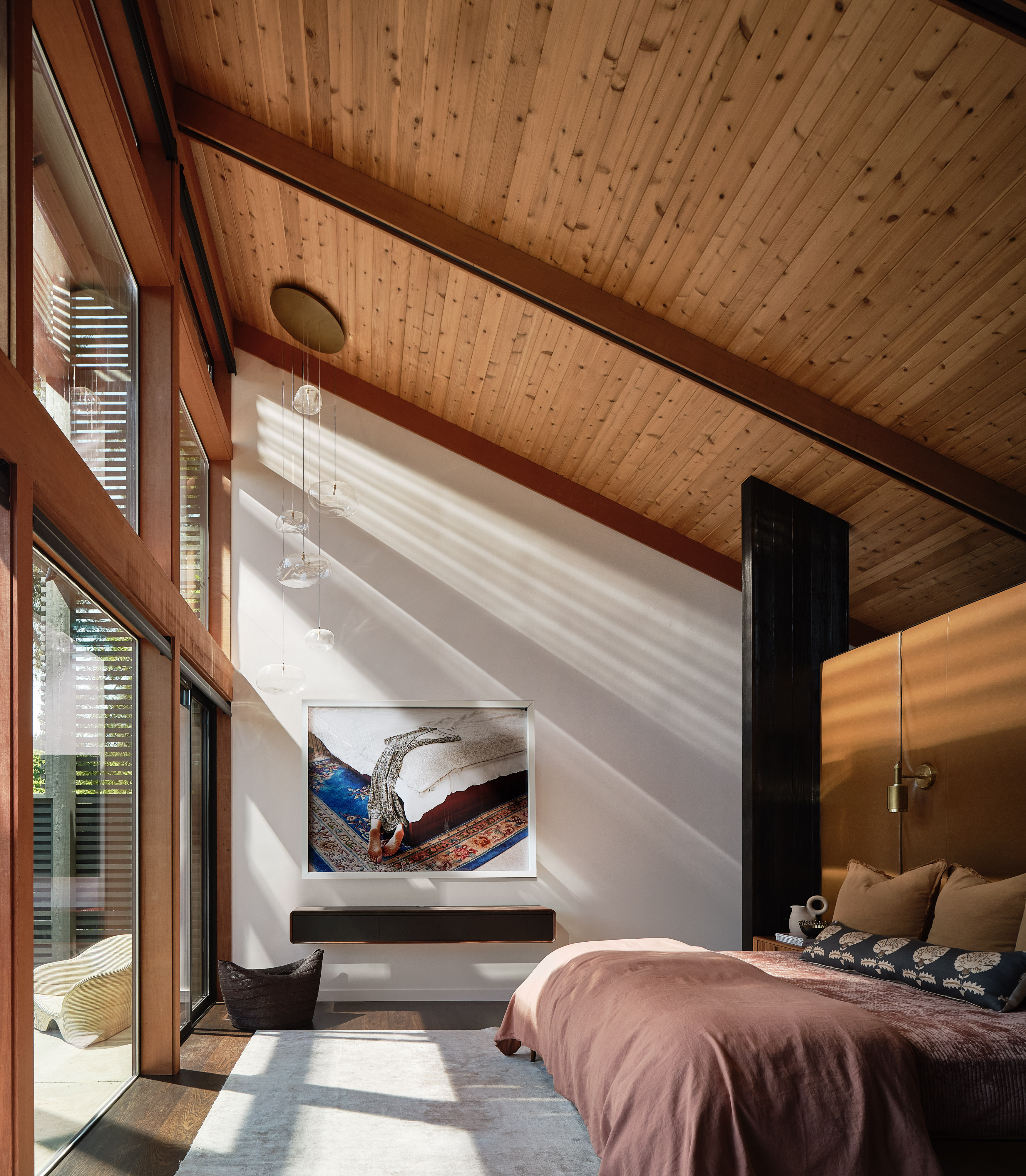 Andrew-Mann-Architecture-California-Sonoma-Retreat-Primary-Bedroom-i