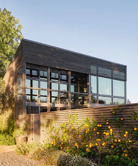 Andrew-Mann-Architecture-California-Sonoma-Retreat-Front-Facade-i