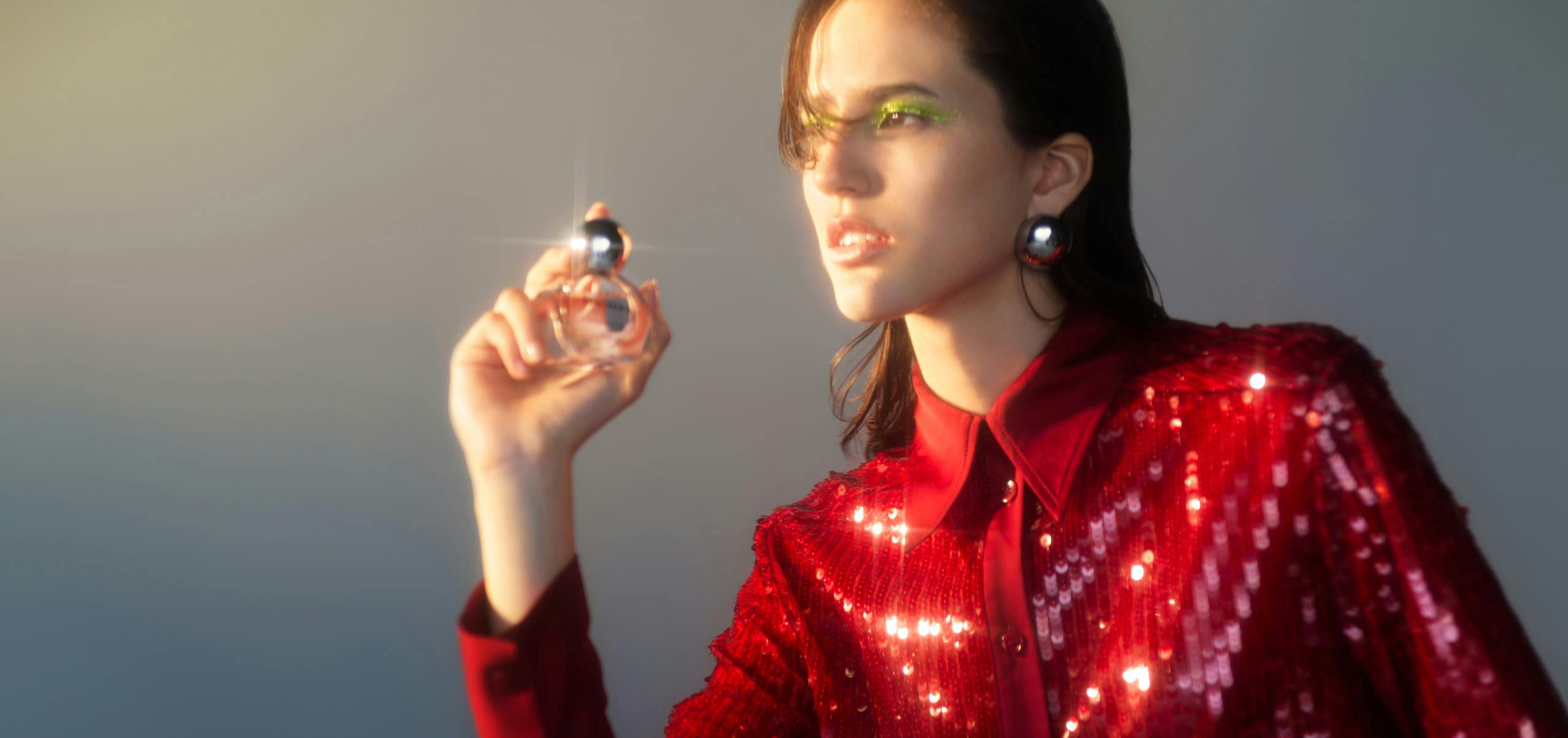 SINN PURETÉ SIGNATURE PERFUME SERIESのメインビジュアル / Main Visual for SINN PURETÉ SIGNATURE PERFUME SERIES