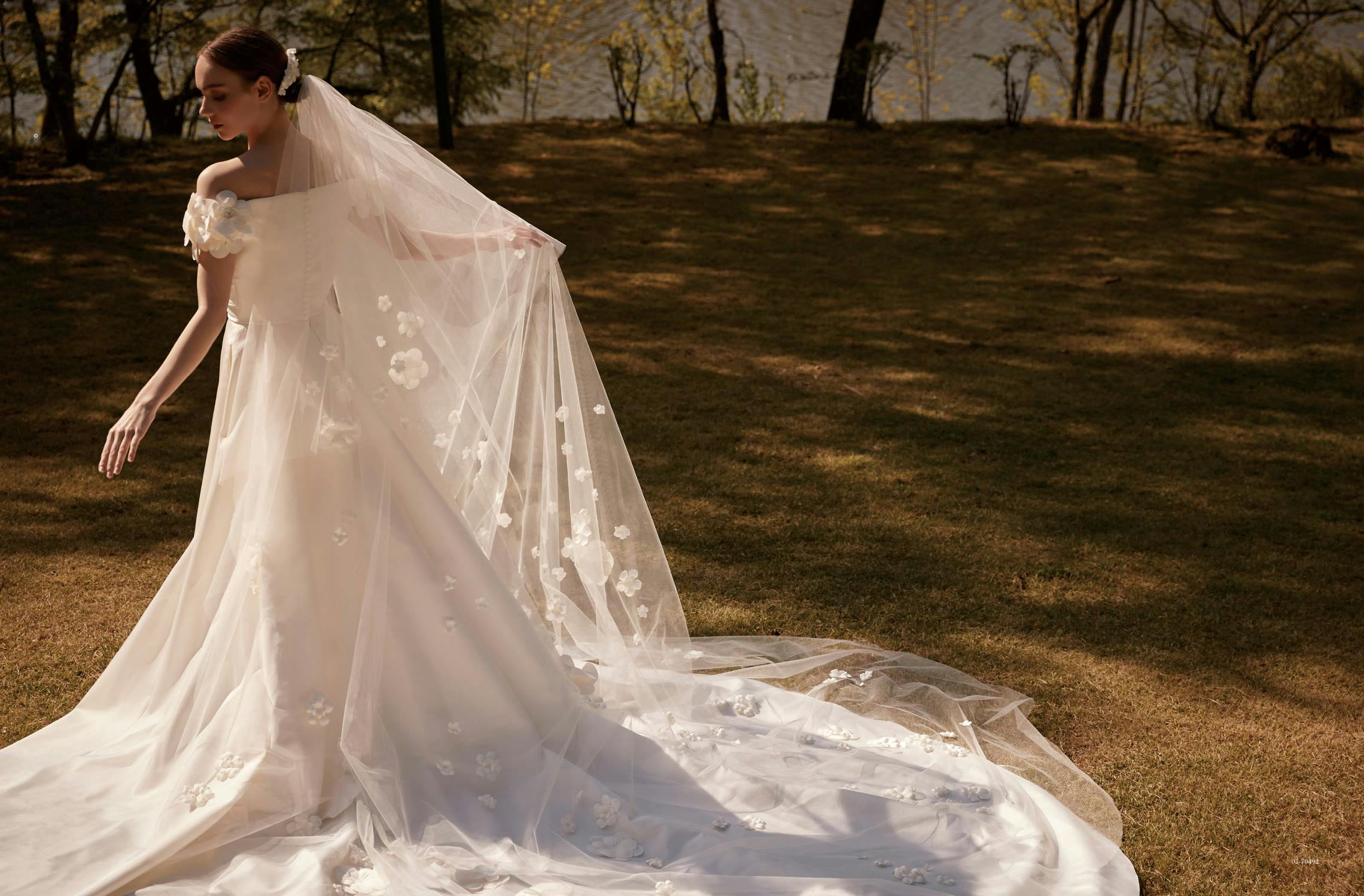 Authentiqueのビジュアル / Visual of Authentique ( Be Authentique Dress )