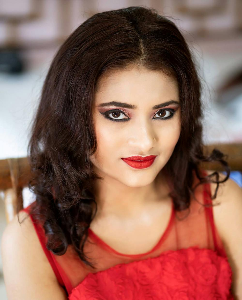 bold makeup look for pre-wedding