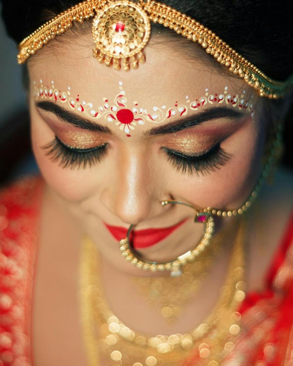 attractive bridal bindi design