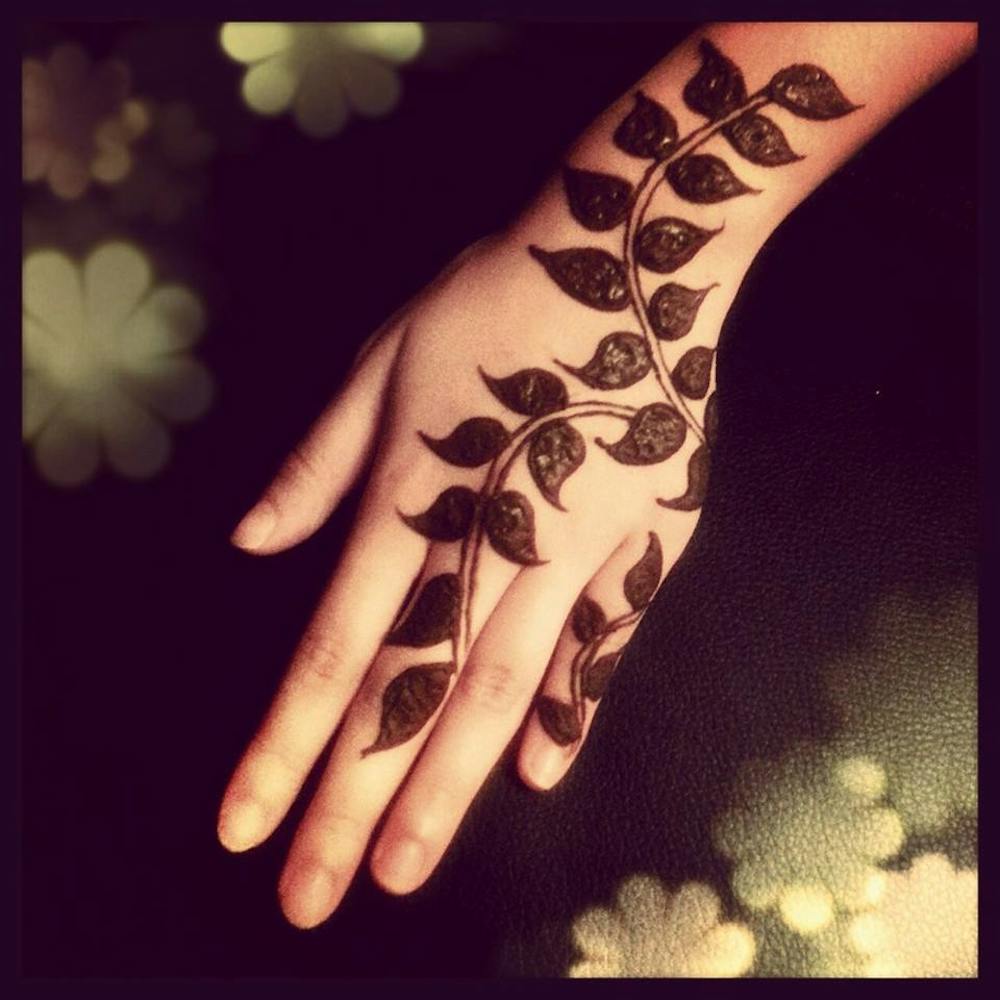 Simple mehndi design for brides