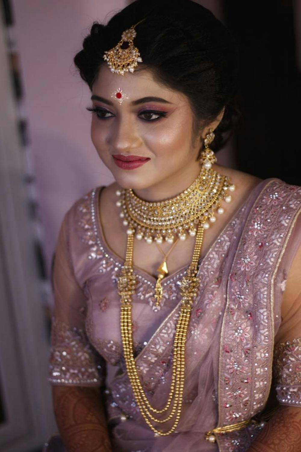 glowing makeup look for bengali brides
