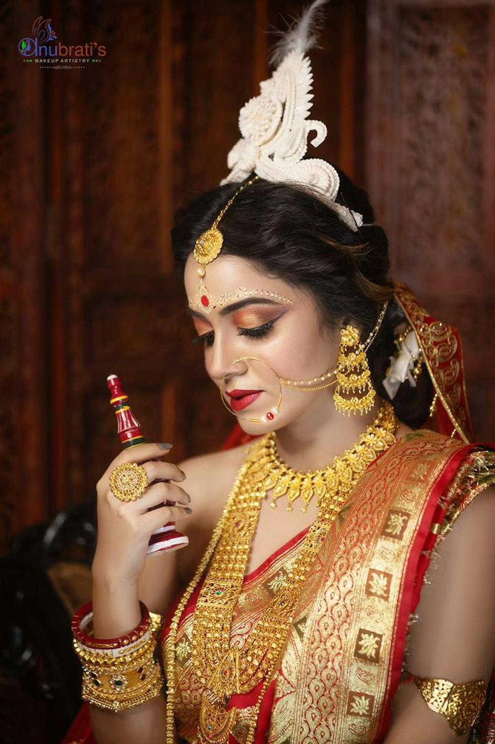 traditional makeup look for bengali brides
