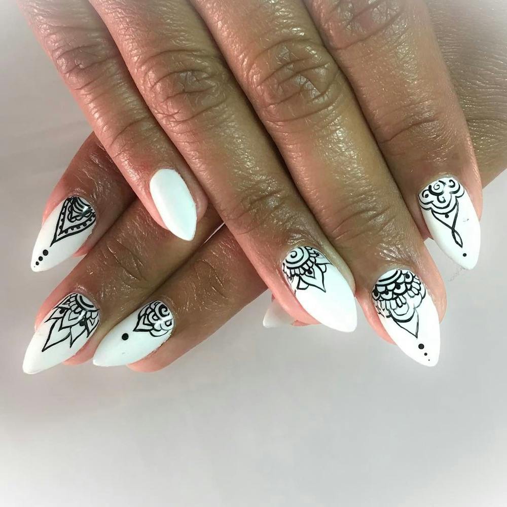 Henna bridal nail art