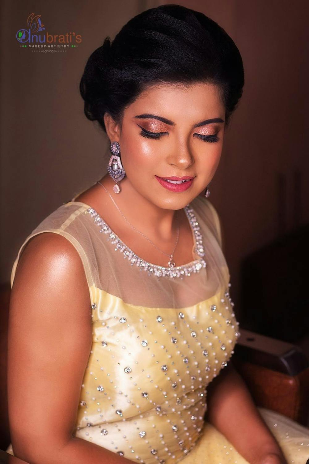 glossy makeup look for pre-wedding