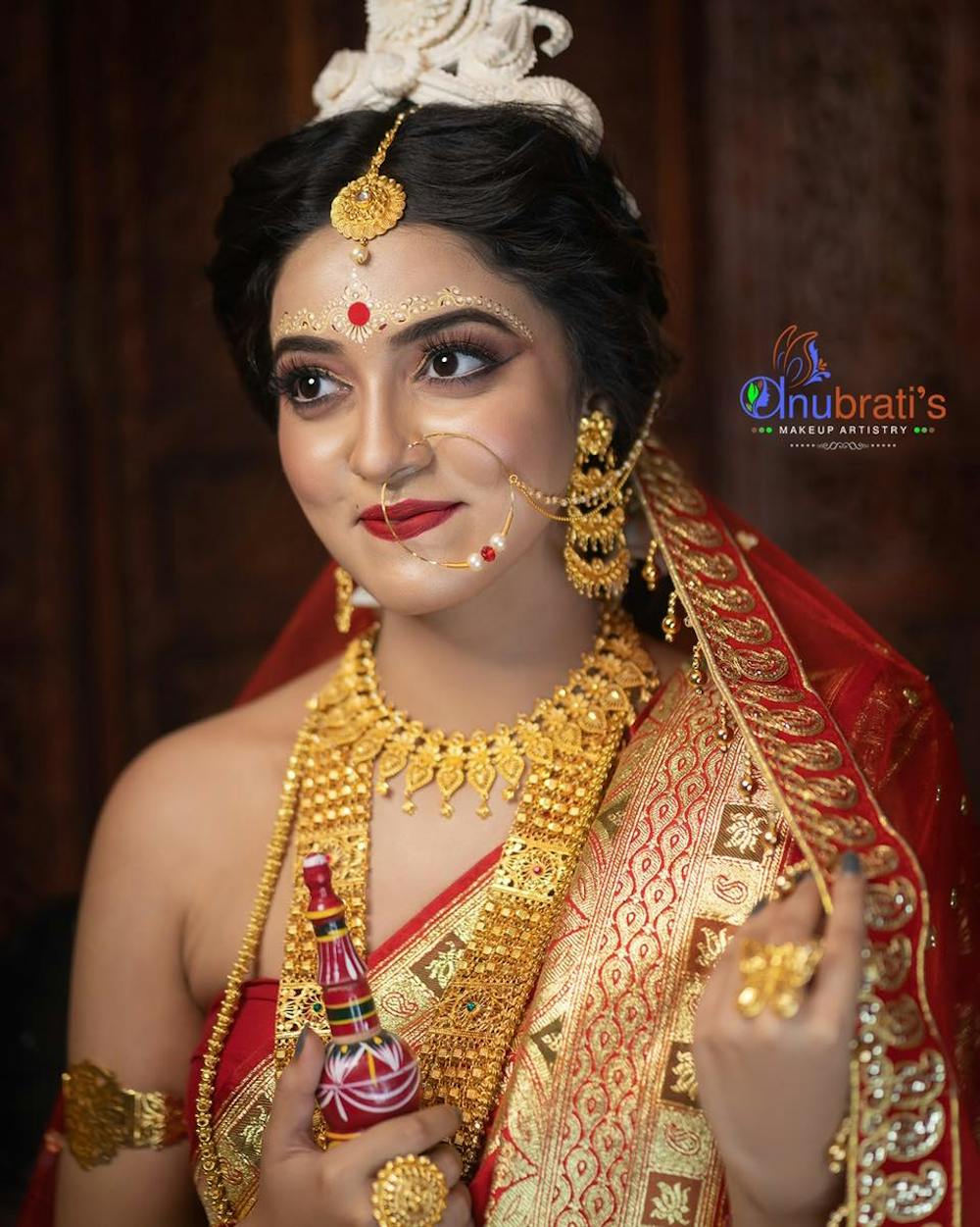 eye catchy bridal chandan bindi design