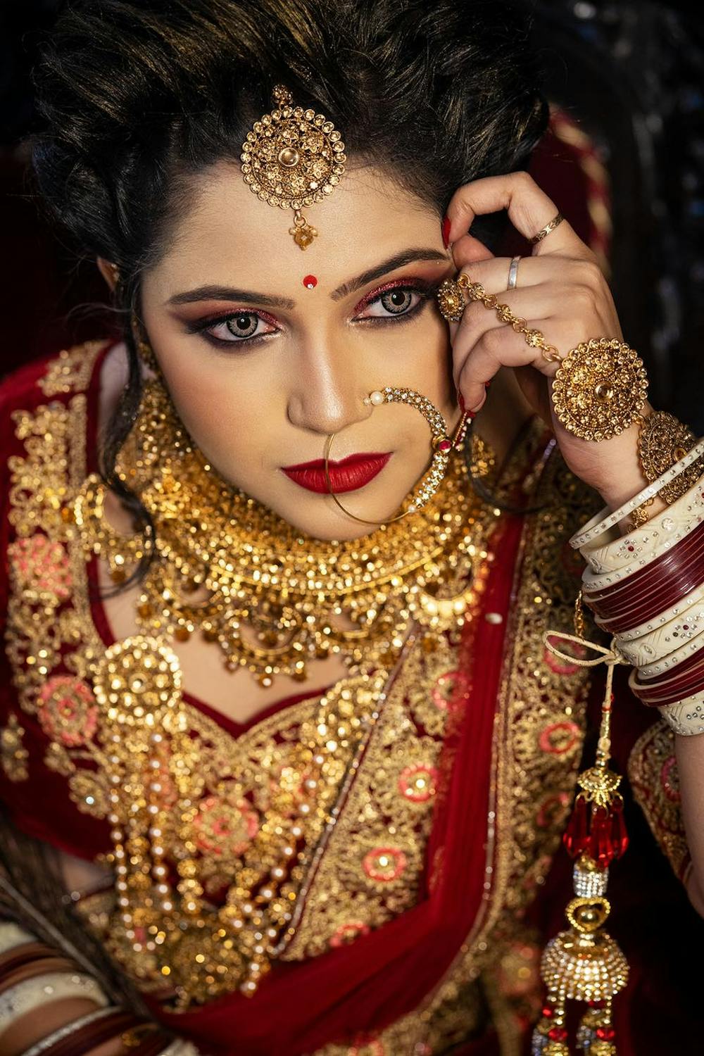 trending makeup look for bengali brides