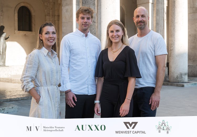 Das Management-Team von anybill (v.l.): Alexandra Lüke, Tobias Gubo, Lea Frank und Jan Sobota