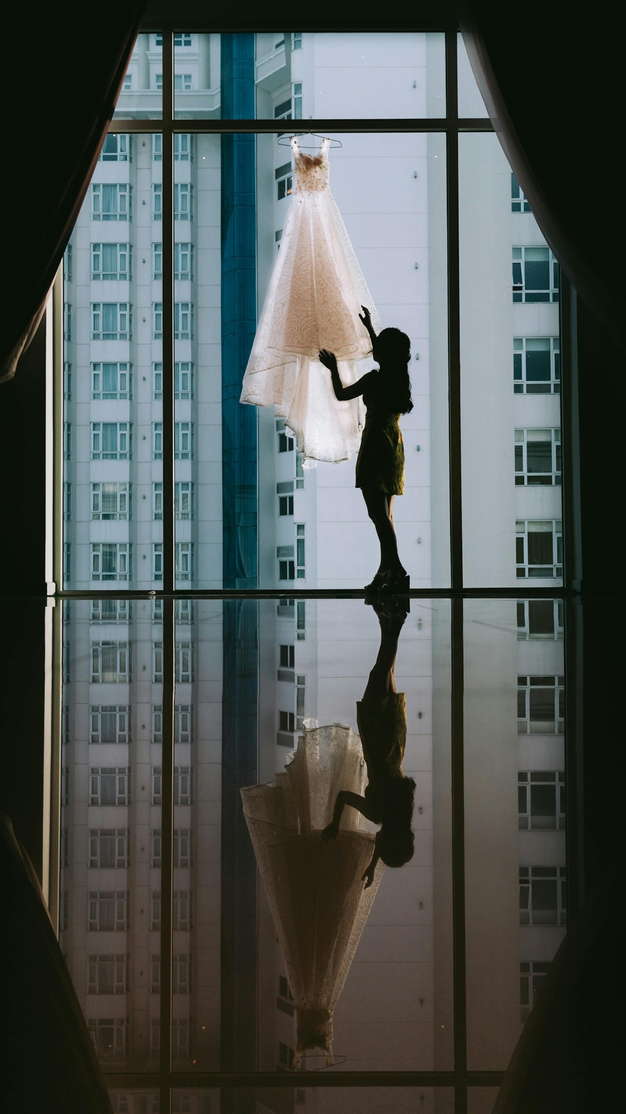Prepare wedding dress reflection