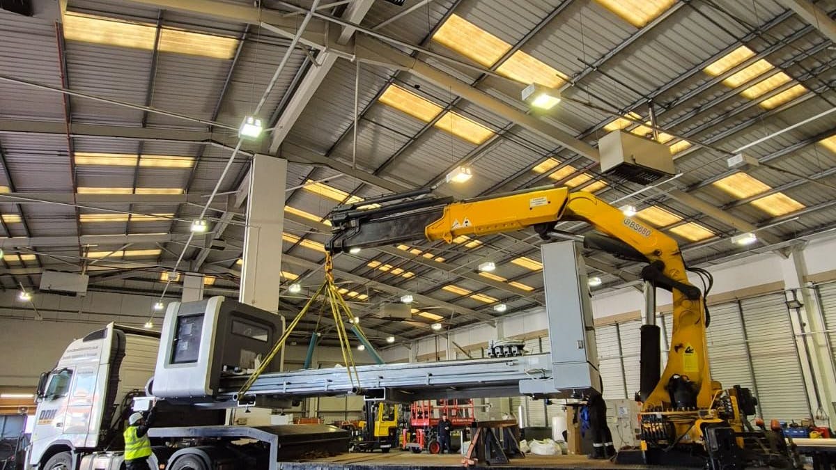 DDK Machine Movers Crane Lorry