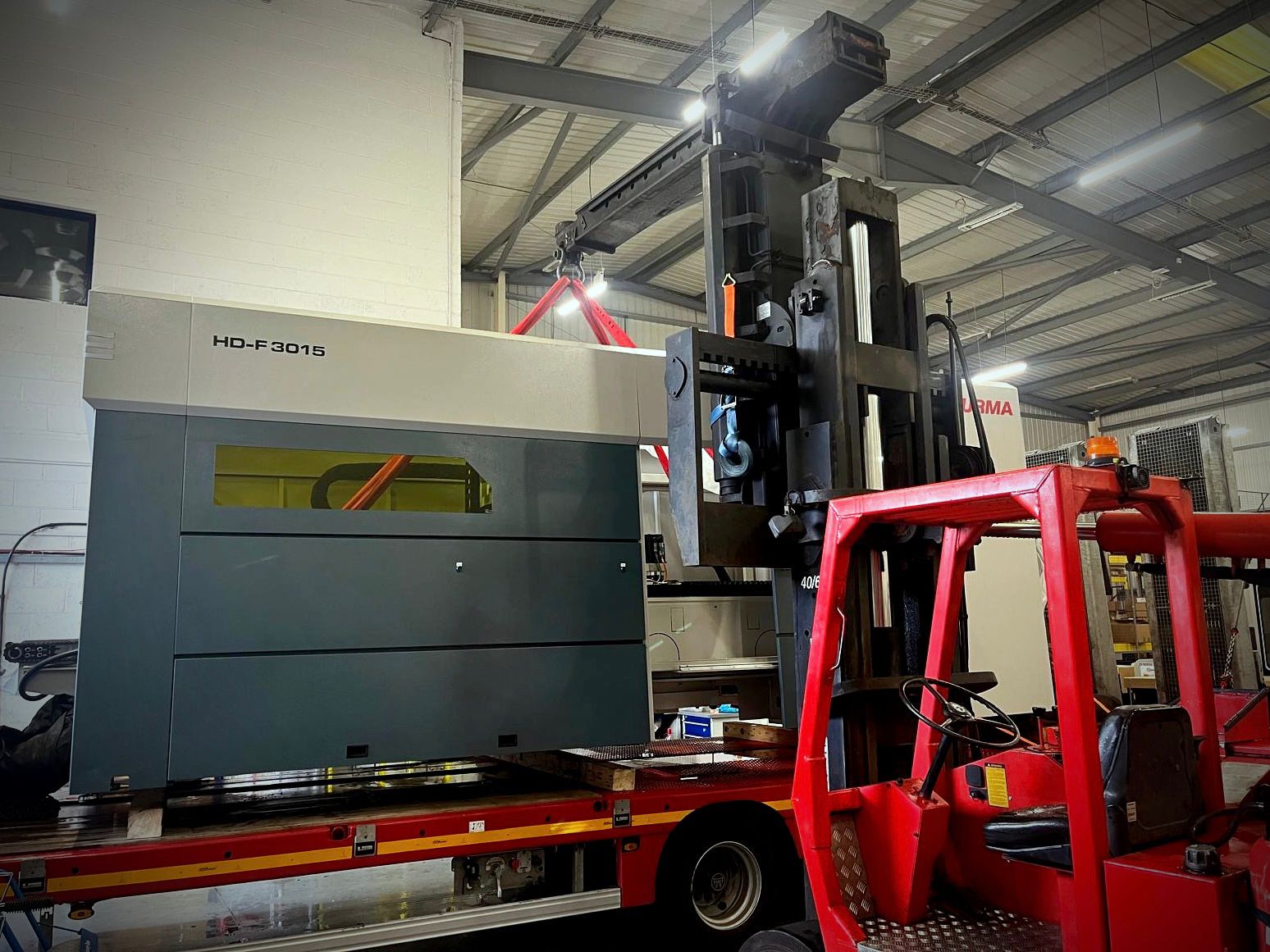 Machine Transport Services - lifting equipment