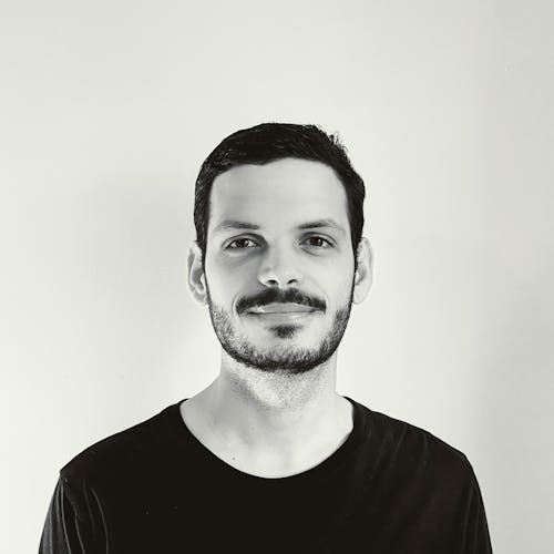 Imagem com fotografia de Lucas Neumann