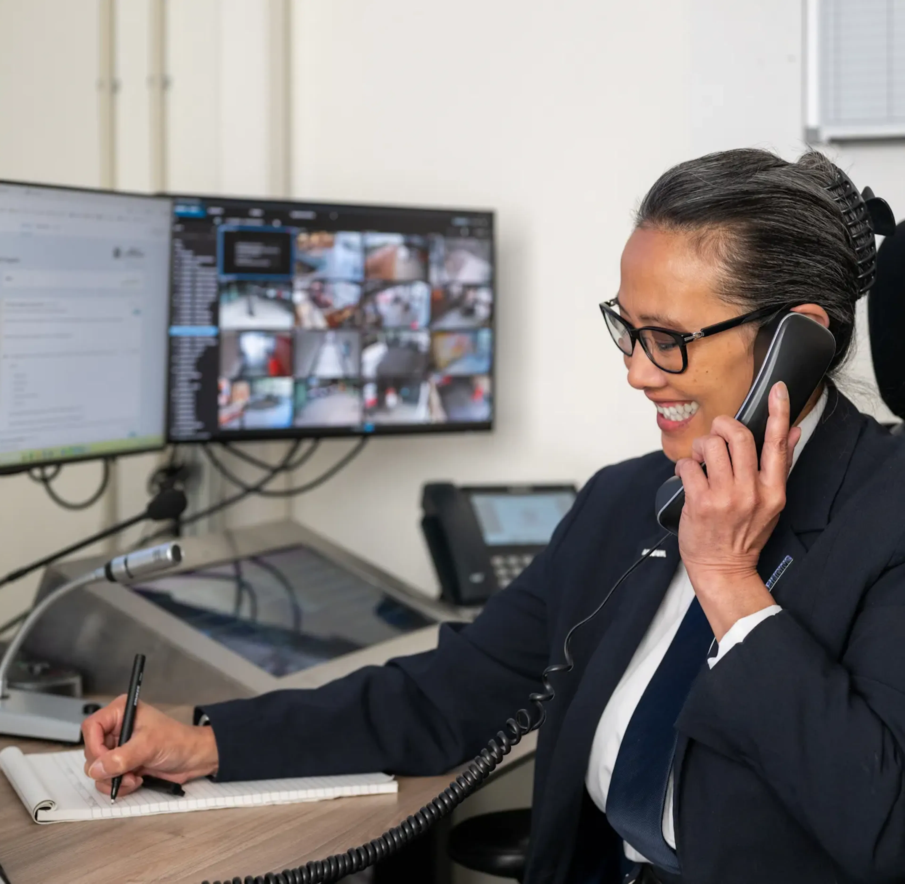 Vrouw aan het bellen