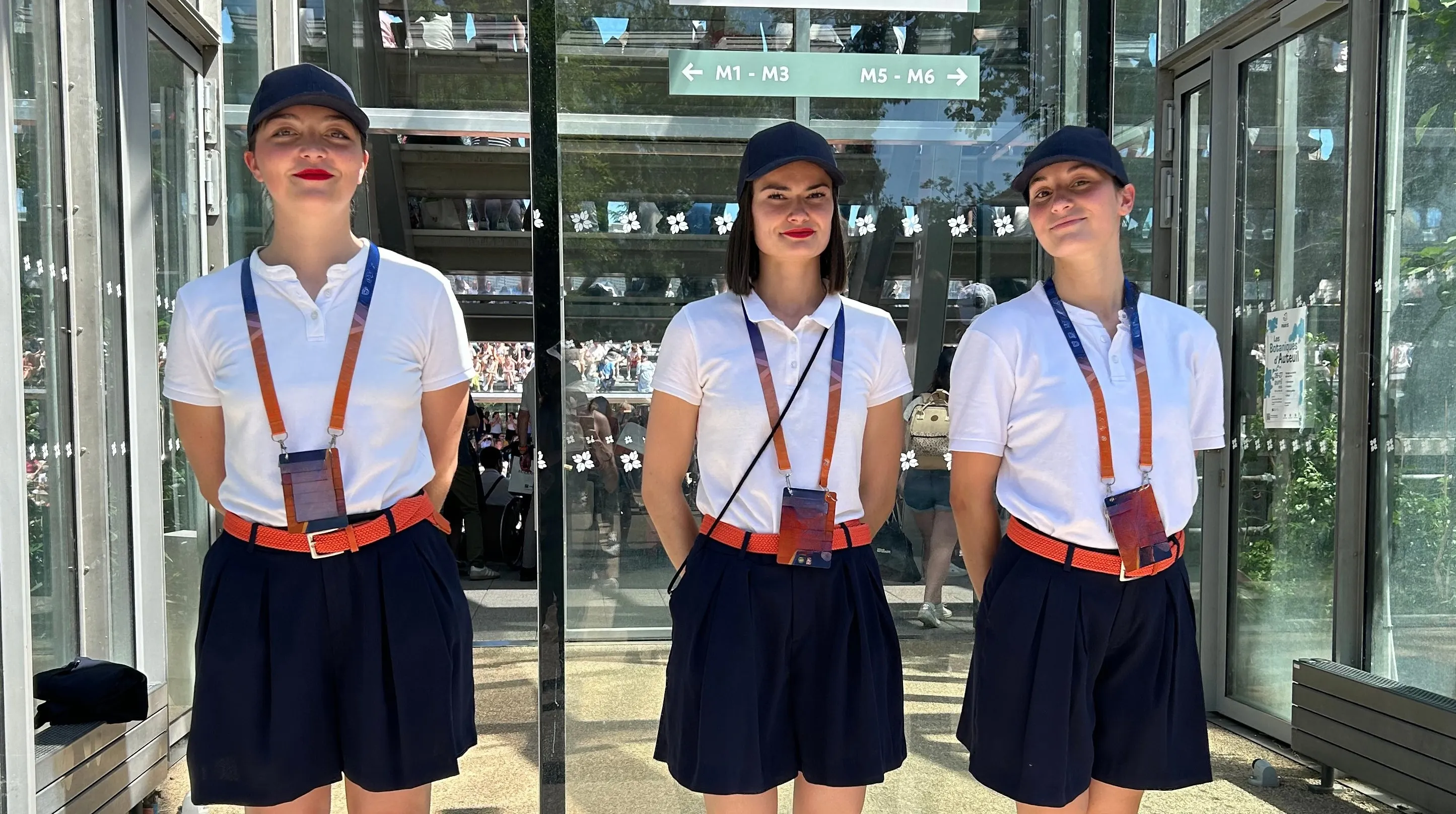 Les hôtesses Mahola présentes à Roland-Garros