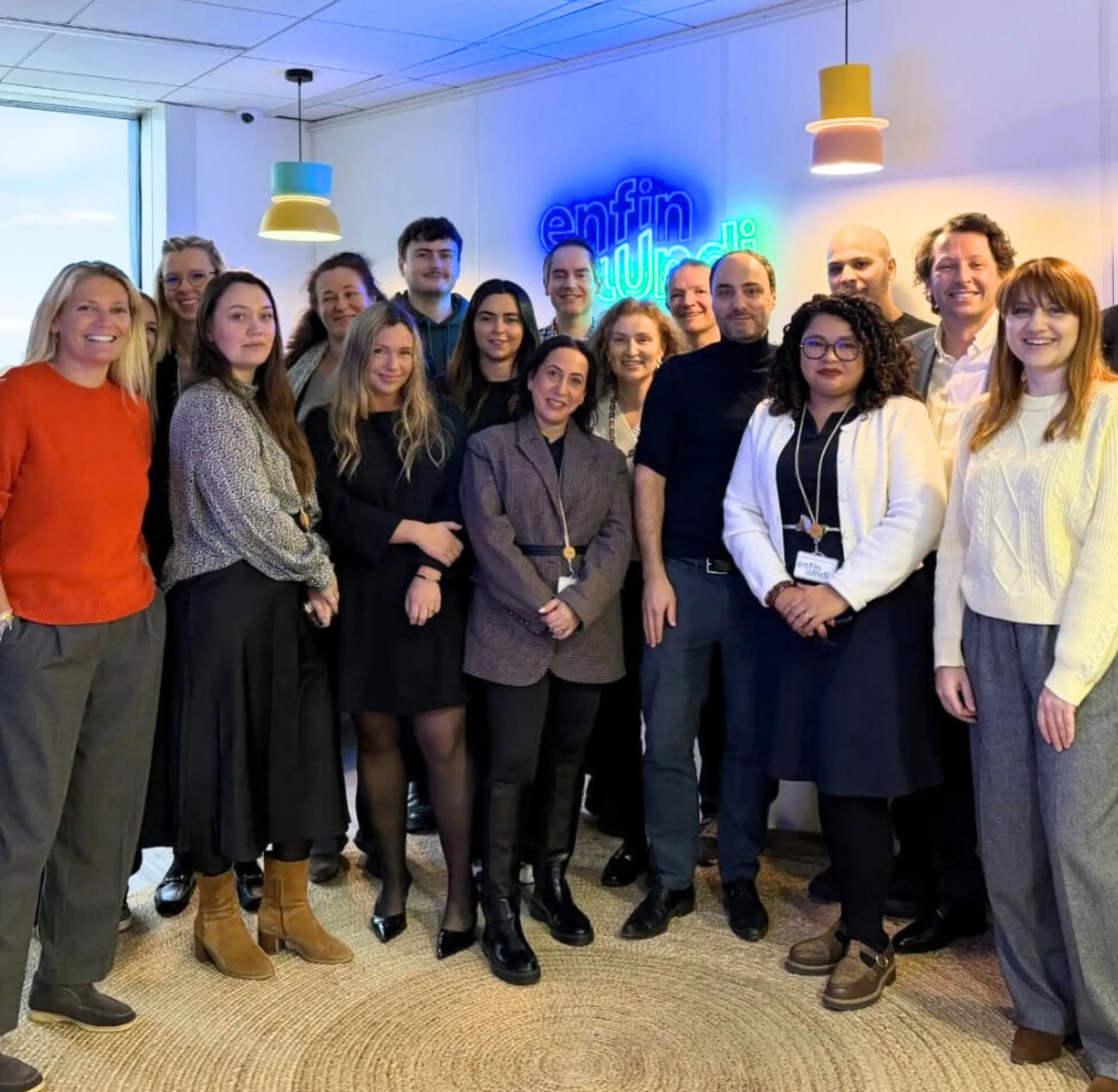 Les équipes de Enfin Lundi, nouvelle aquisition d'ARMONIA