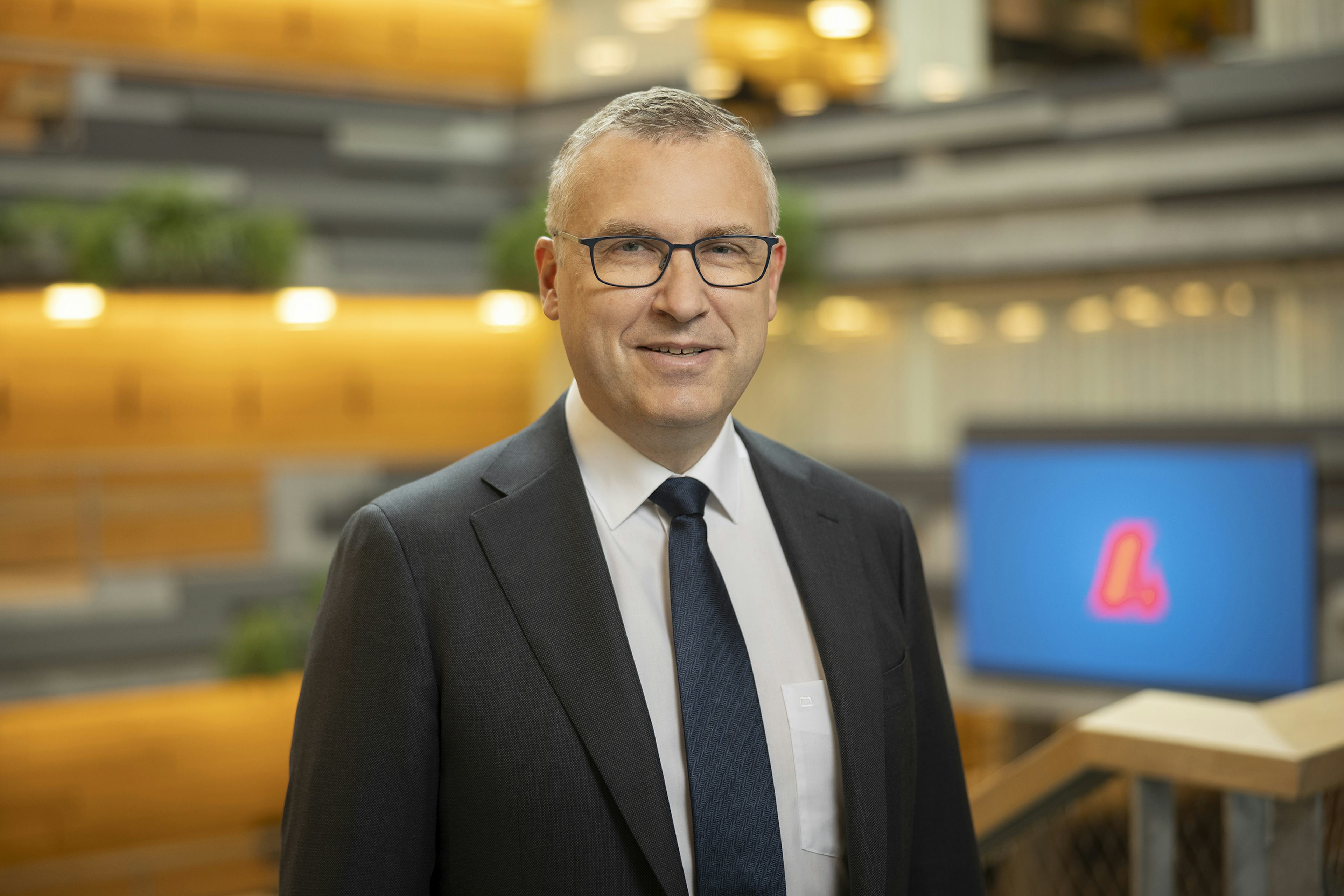 Örn Guðmundsson, bankaráðsmaður