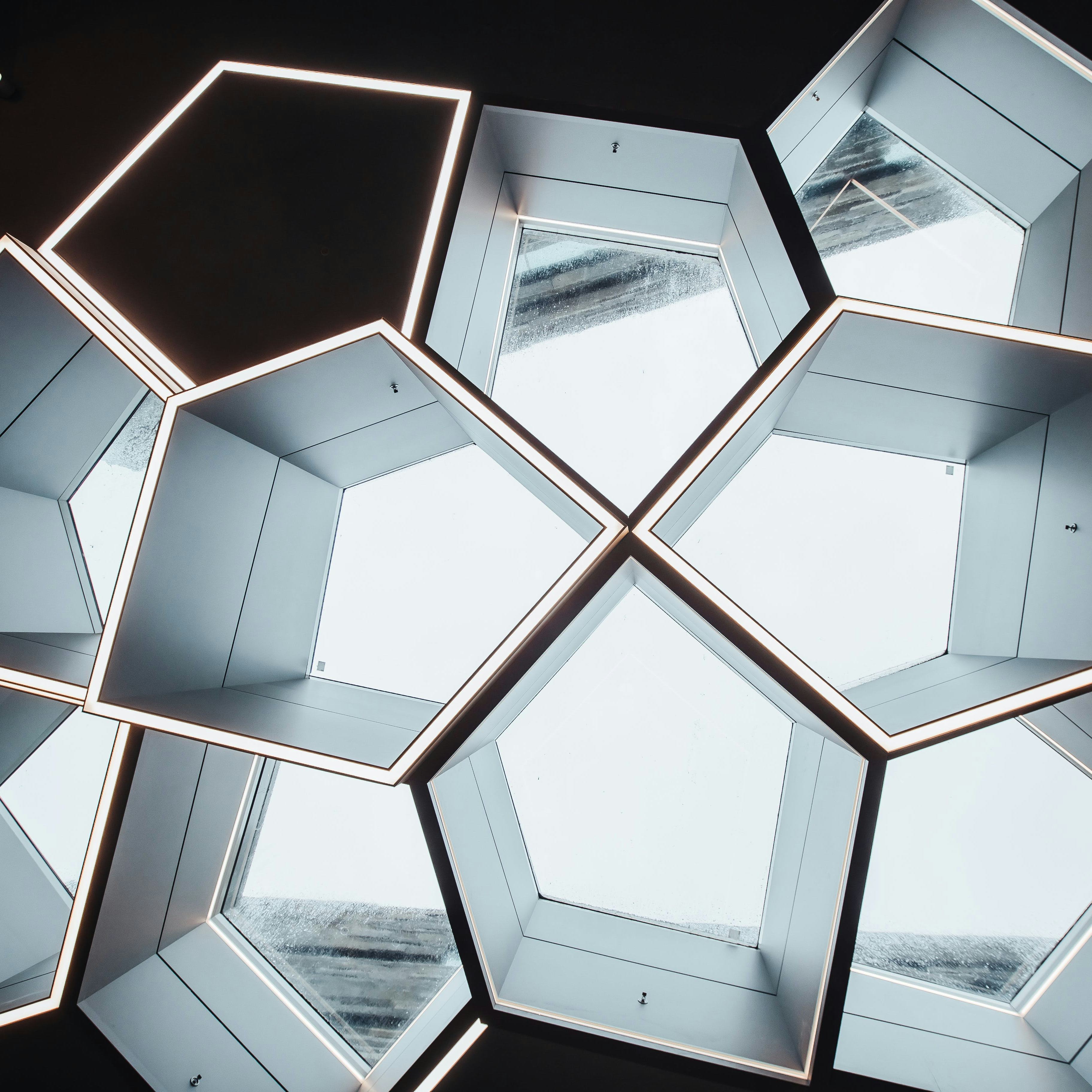 Gluggar í lofti í Reykjastræti