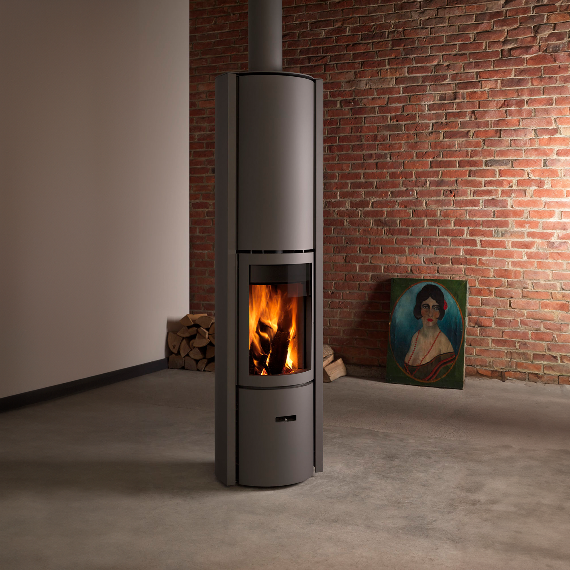 Stûv 30 compact haut – Poêle à accumulation en Acier gris foncé, chez Art-Tisons à Rossens (Fribourg)
