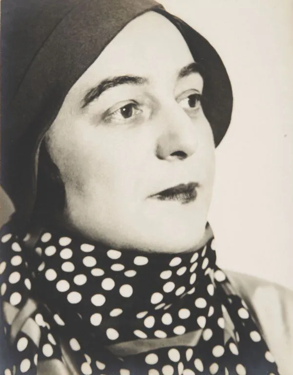 SONIA DELAUNAY : La vie et l’art coloré d’une magique magicienne !