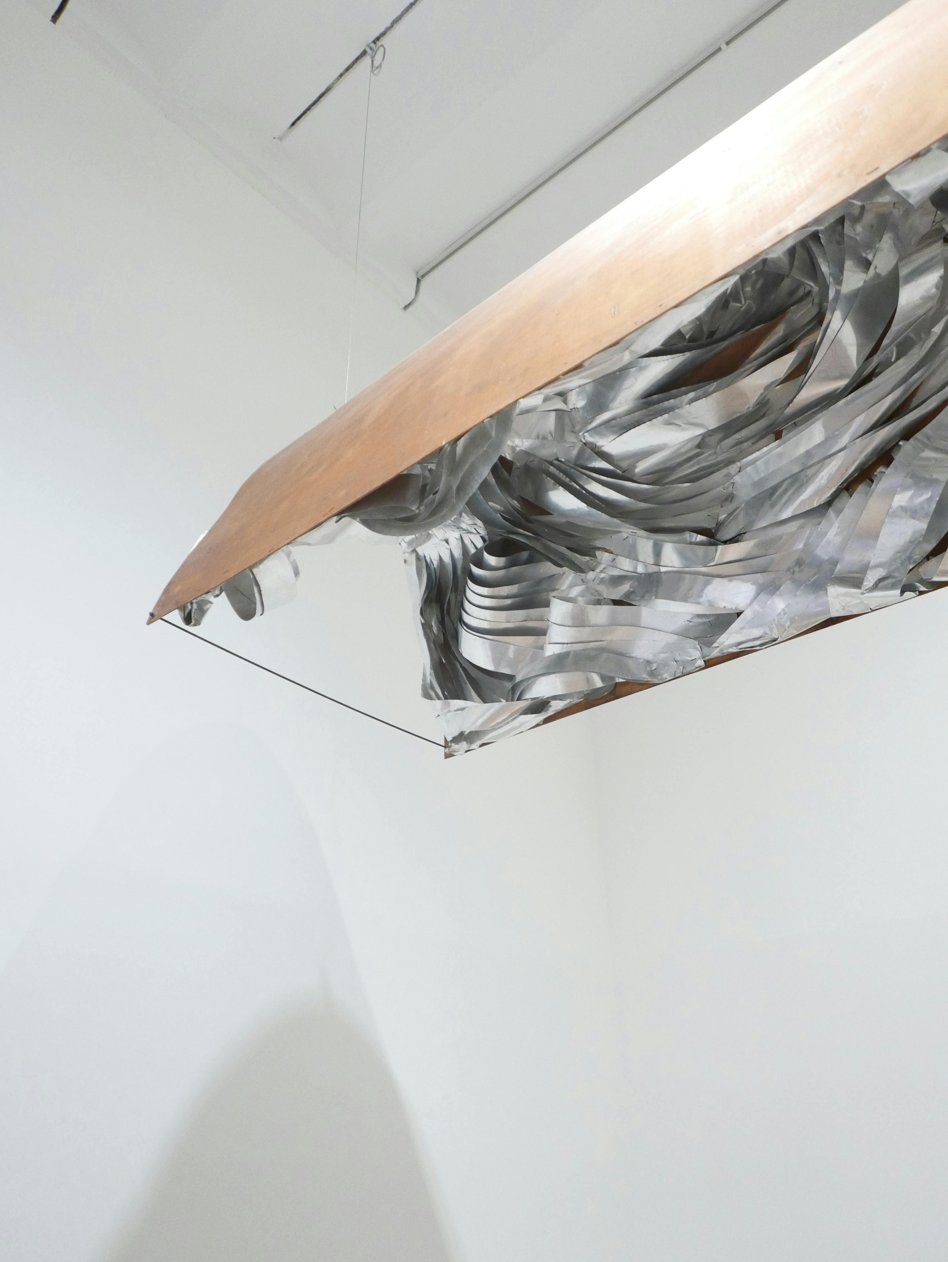 Marisa Merz - Sans titre  (hotte de cuisine) - 1967 - Aluminium - 25 x 160 x 75 cm