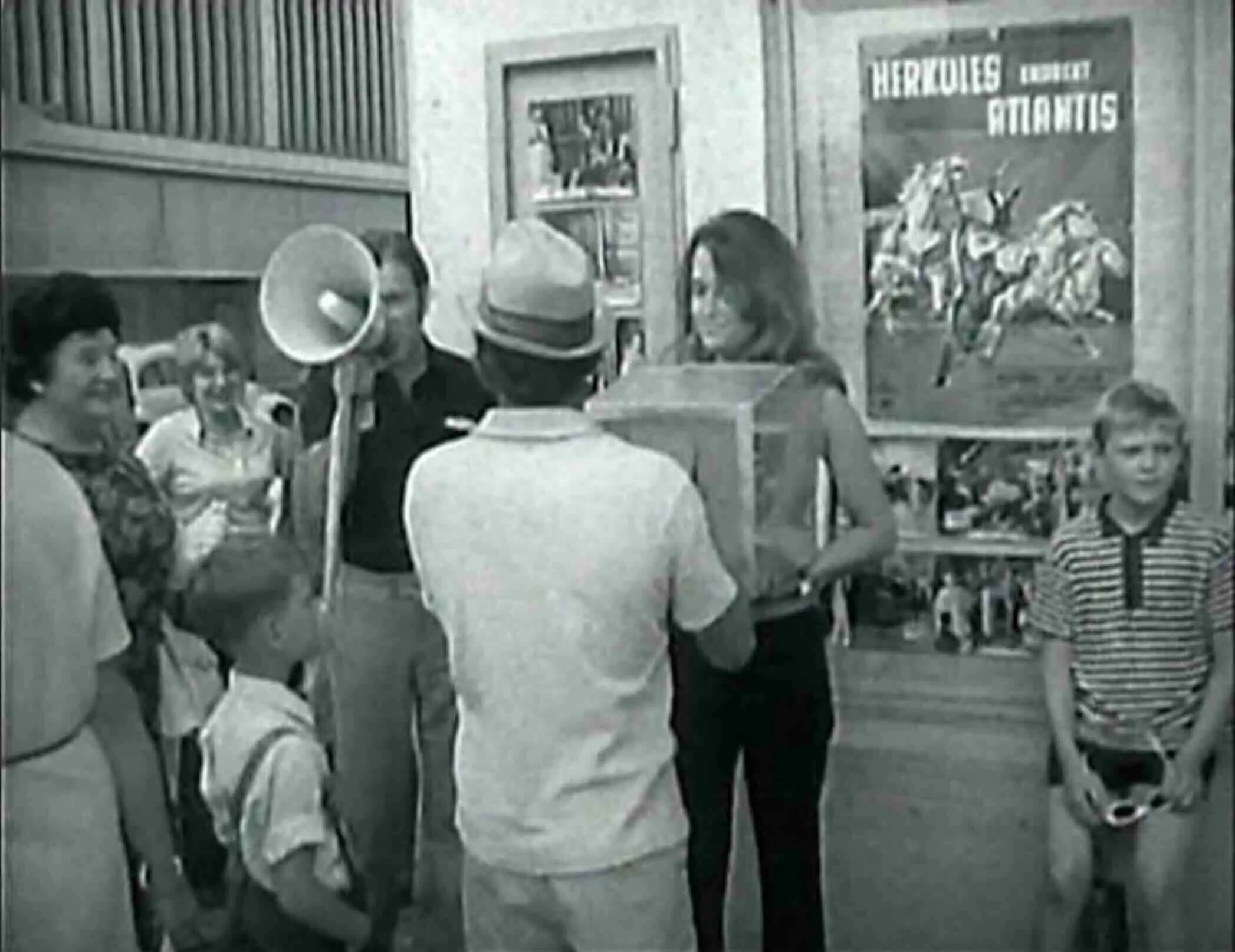 VALIE EXPORT - Touch Cinema - 1968 - Betacam numérique PAL, noir et blanc, son - Acquisition achat, 2004 Centre Pompidou