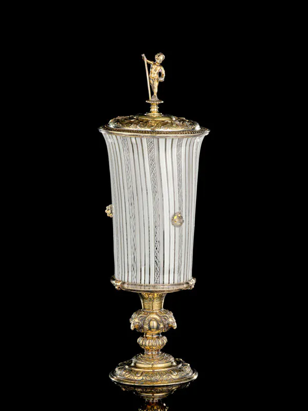 Coupe couverte en verre filé de Venise montée en vermeil
La monture par Erhard Lösel, Nuremberg, circa 1580
H. : 30,3 cm
Vendu : 529 600 €