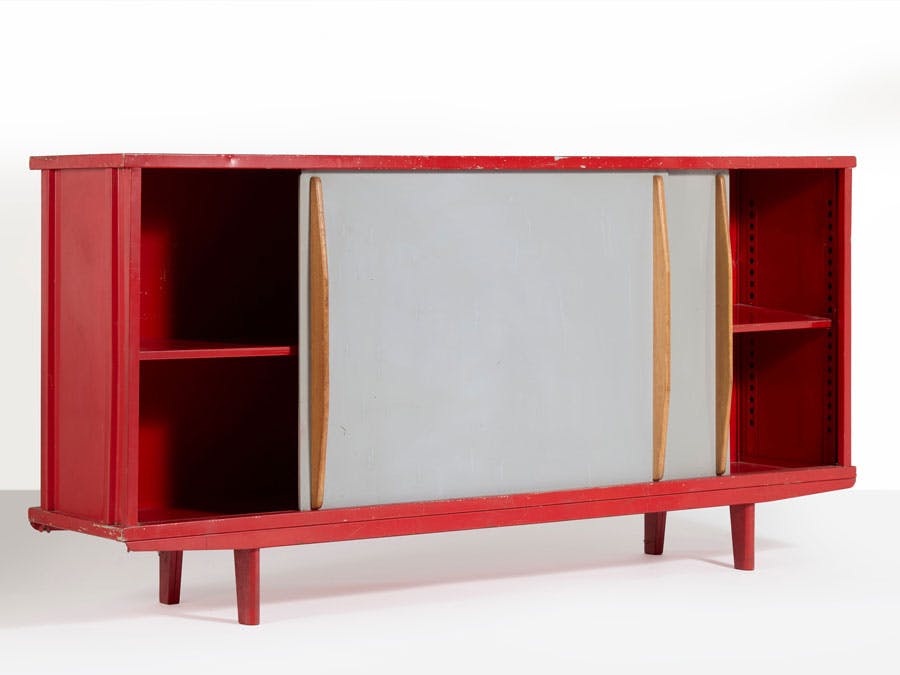Jean Prouvé (1901-1984)
Bahut Tout aluminium n. 151, circa 1951
Vendu 295 200 €