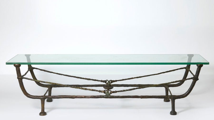 Diego Giacometti (1902-1985) 
Table « Berceau » première version 
Modèle créé circa 1963 
Vendu 393 600 €