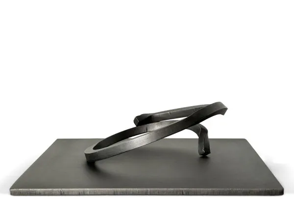 Bernar Venet (né en 1941)
Ligne intermédiaire – 1990
Estimation : 20 000 - 30 000 €
Collection Roger Vergé, Une histoire d’amitié