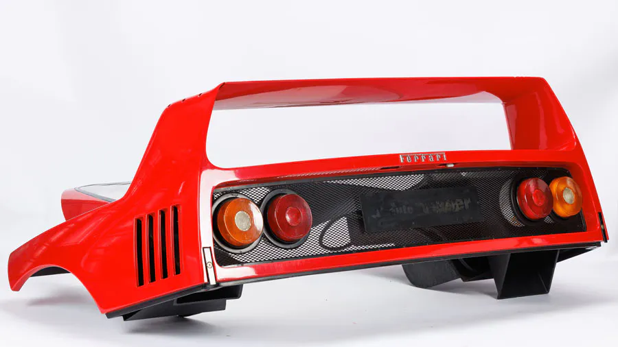 Capot F40 
Vendu 68 848 €