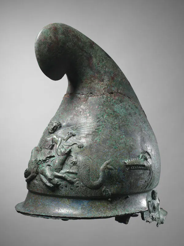 Casque en bronze de type Phrygien représentant Scylla
Fin de la période classique-début de la période hellénistique, vers 350-300 J.-C.
Estimation : 60 000 – 80 000 €