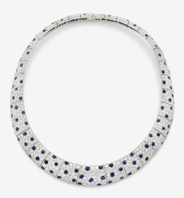Cartier 
Collier « Panthère », circa 2000 
Or, saphirs et diamants 
Estimation : 150 000 - 200 000 € 