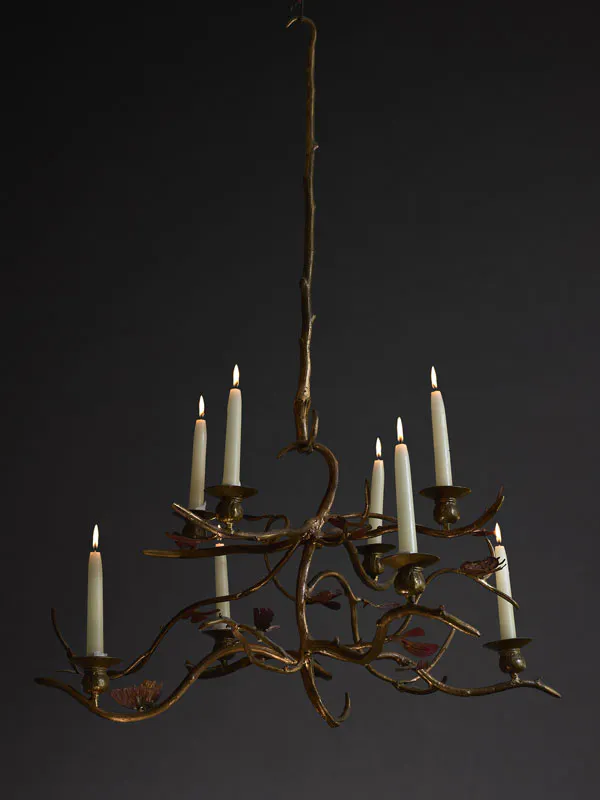 Claude Lalanne (1925-2019) 
Lustre aux papillons Structure végétale à huit lumières 
Pièce unique, 1996 
Bronze doré et cuivre galvanisé 
Estimation : 300 000 – 500 000 €
