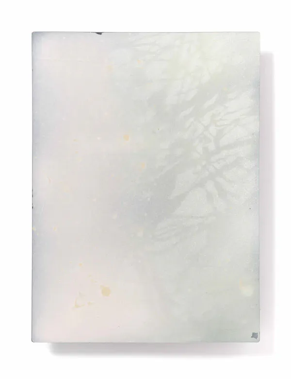 LIU WENQI (née en 1985)
Le soleil de la brume N. 122
Porcelaine
Signée
Dimensions : 19 × 27 cm