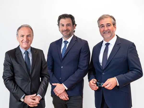 Nicolas Orlowski, Adrien Durban et Matthieu Lamoure, au siège d’Artcurial, rond-point des Champs-Élysées Marcel Dassault, à Paris