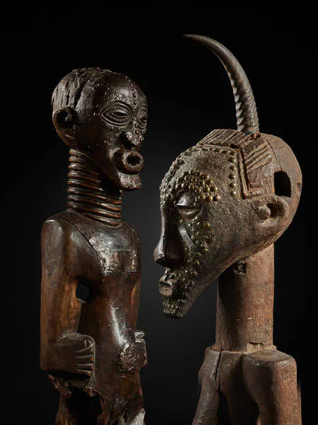 Importantes statues Songye 
République Démocratique du Congo