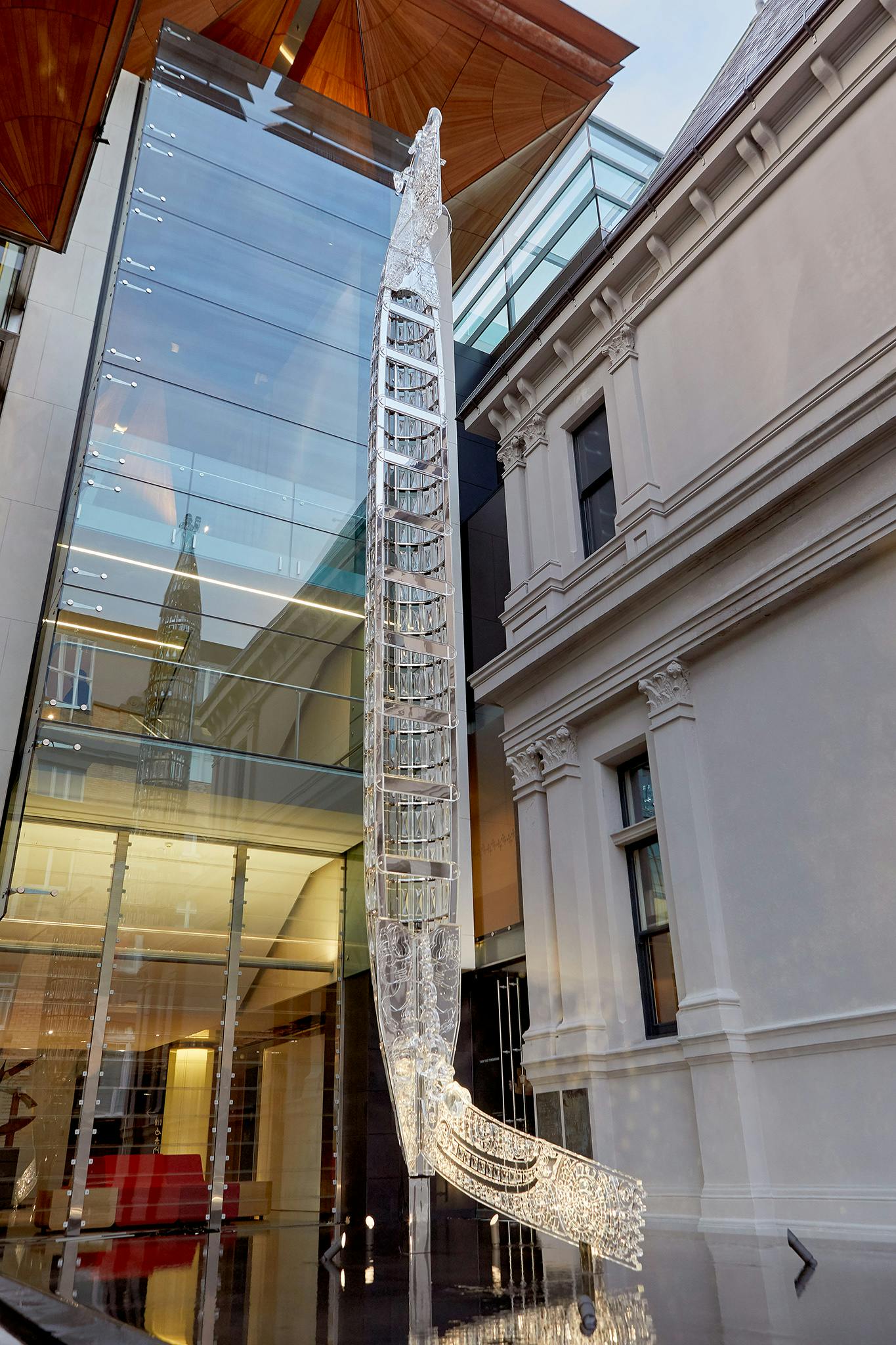 Reuben Paterson, 'Guide Kaiārahi', 2021. Commissioned by Auckland Art Gallery Toi o Tāmaki. Owned and generously supported by the Edmiston Trust. Photo: Hamish Melville.