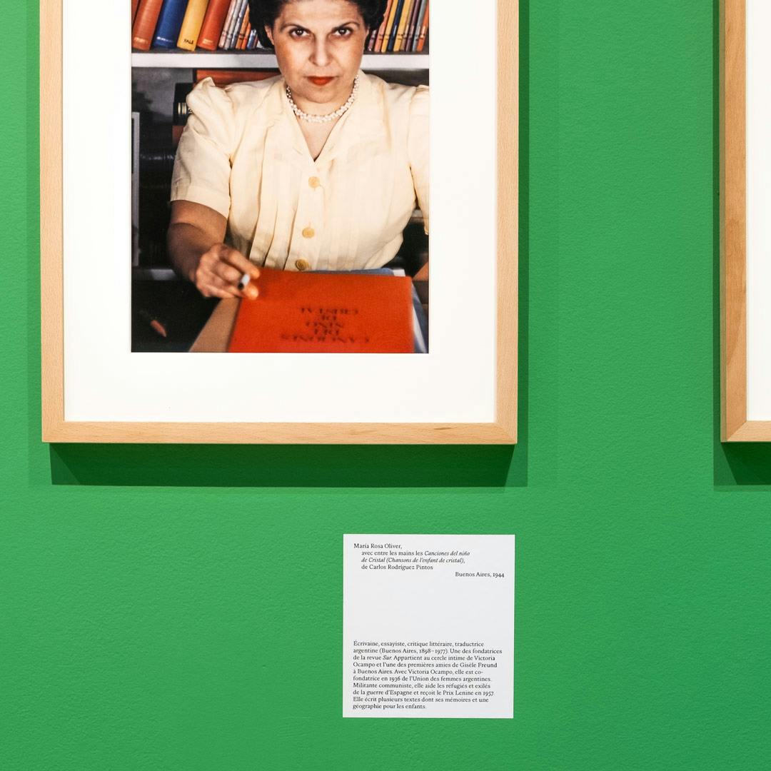 Signalétique de l'exposition Gisèle Freund – Cartels