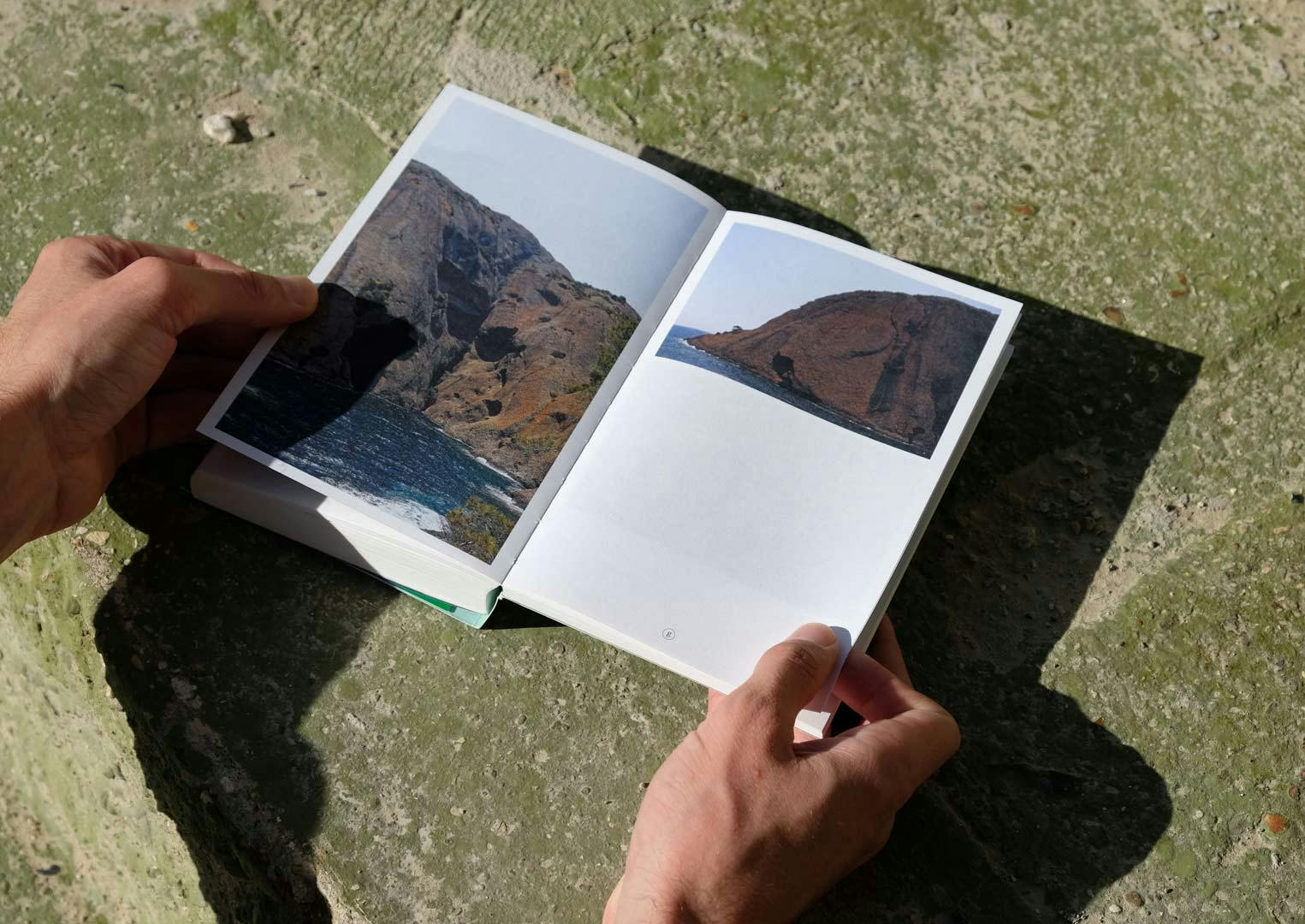 Arthur Calame - Calanques Frontières - 12x19cm, 384 pages, Impression Offset, 2022 - Image 4