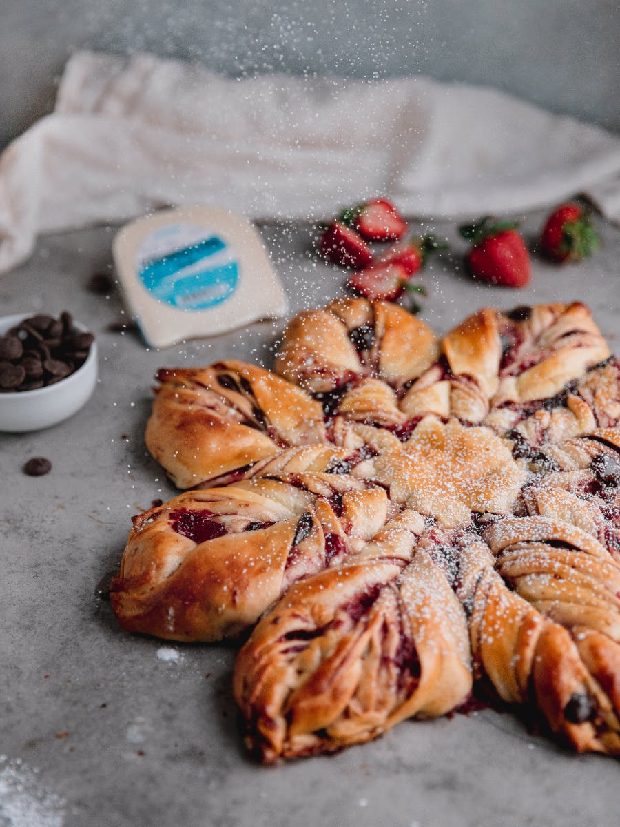 Cheesy Chocolate Strawberry Star Bread with Artikaas Youngsters Goat Gouda