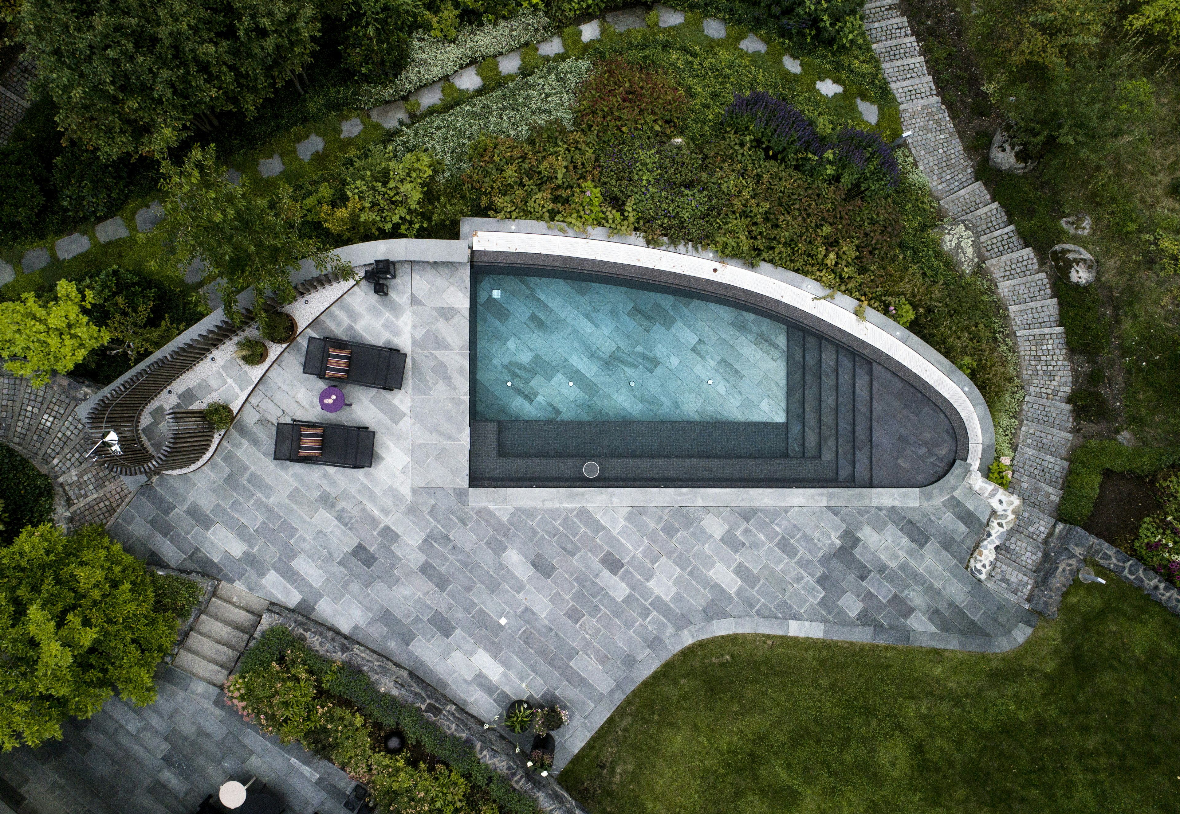 Arkitekt privatbostad - hus med arkitekt designad pool