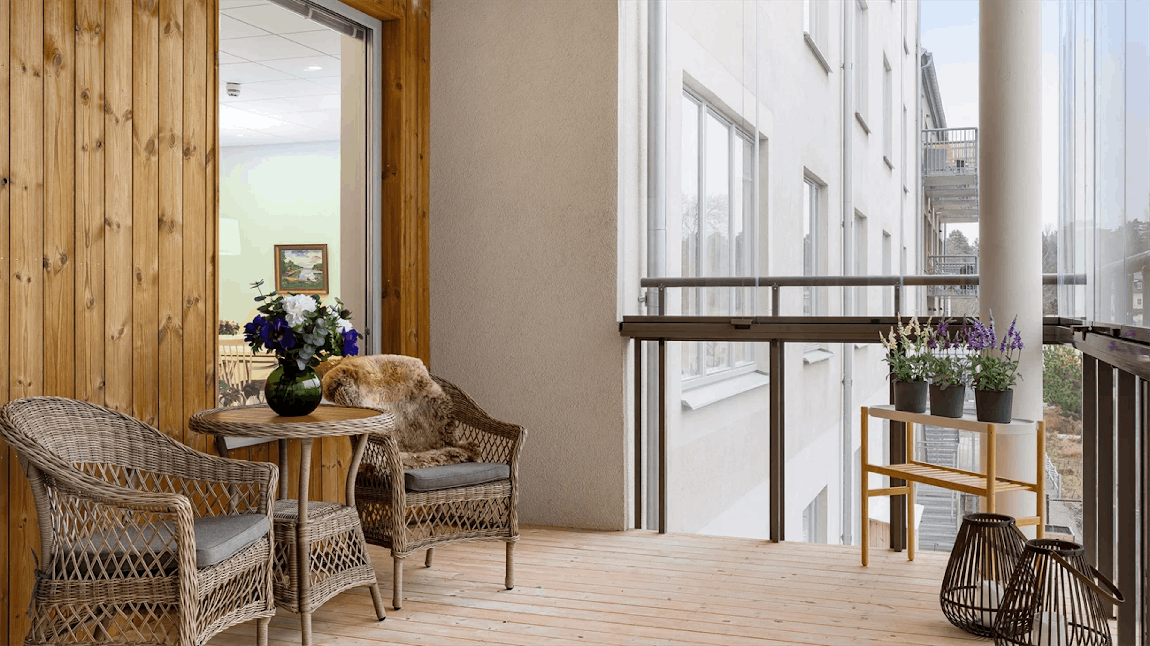 Interiör bild av balkong - Öreslandet äldreboende ritat av arkitektbyrå Ascape Arkitektur