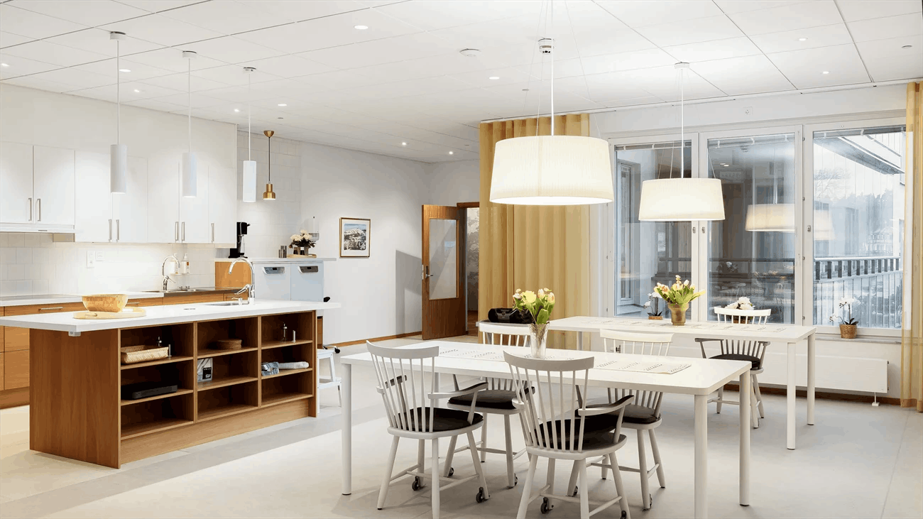 Interiör bild av matplats - Öreslandet äldreboende ritat av Ascape Arkitektur